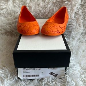 Gucci orange rubber flats girls size 27